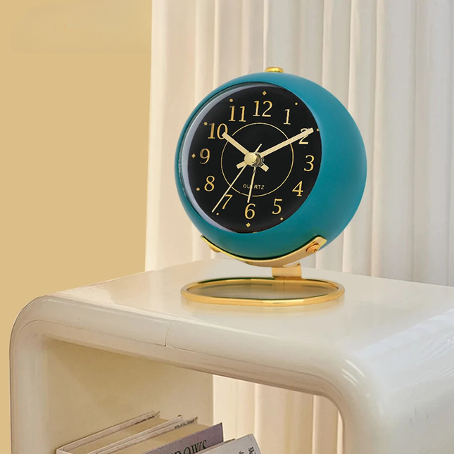 Analoger Design Wecker rund mit Standfuß