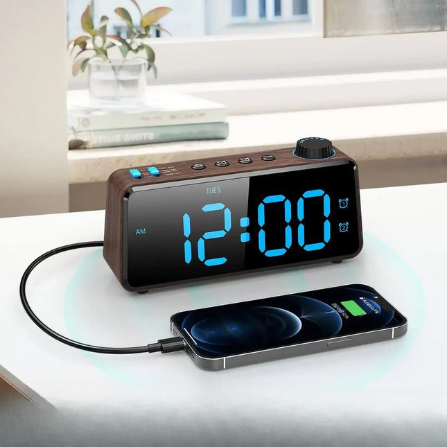 Digitaler Radiowecker in Holzoptik Netzbetrieb