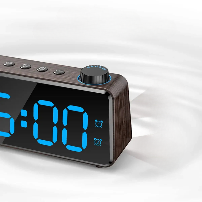Digitaler Radiowecker in Holzoptik Netzbetrieb