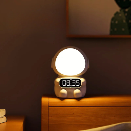 Kinderwecker Astronaut mit integriertem Nachtlicht