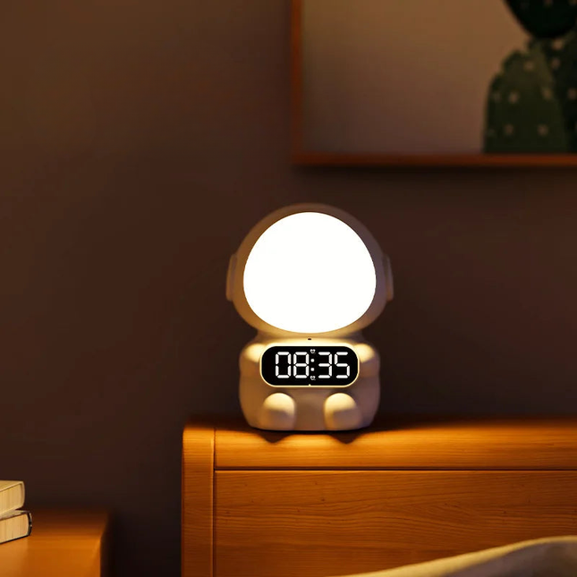 Kinderwecker Astronaut mit integriertem Nachtlicht