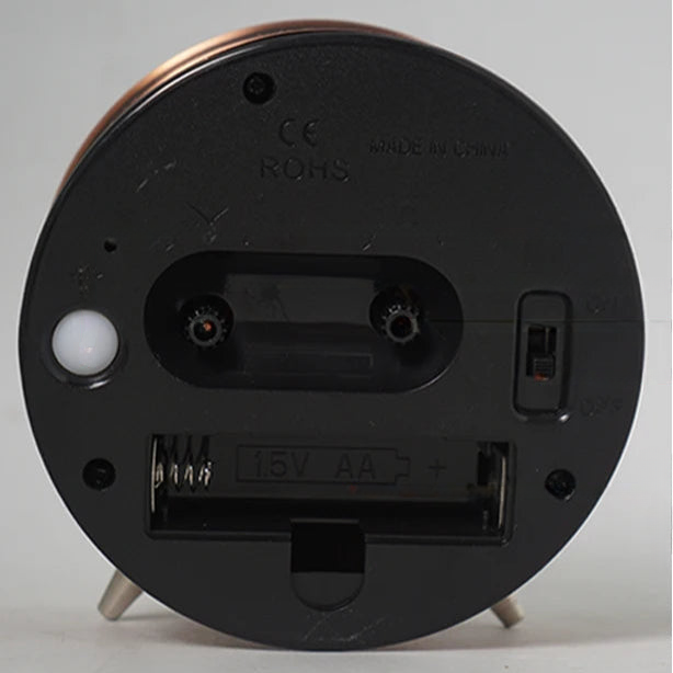 Kleiner runder Wecker in Kupferoptik