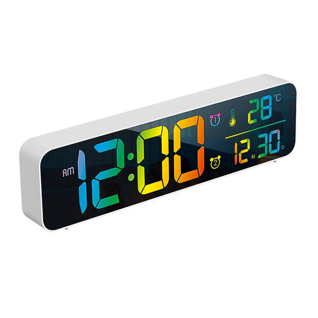 Digitalwecker mit Doppelalarm und Farbdisplay