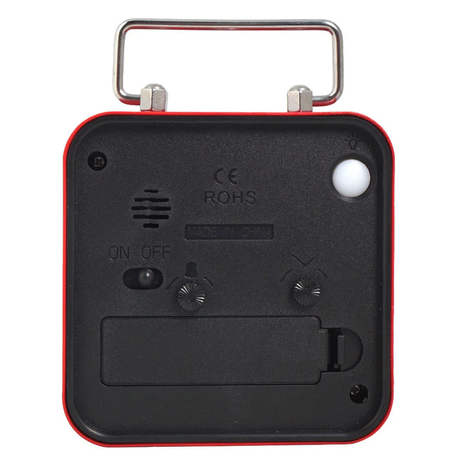 Kleiner quadratischer Reisewecker mit Zeigern