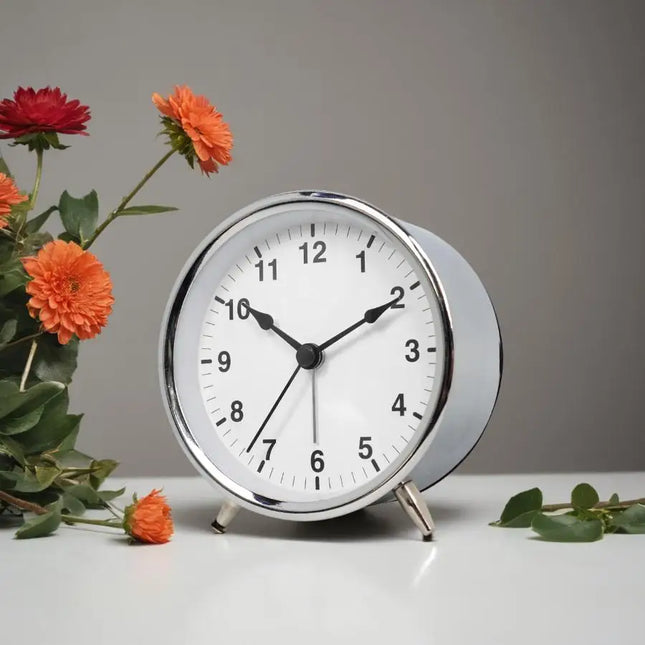 Kleiner runder Wecker in Kupferoptik