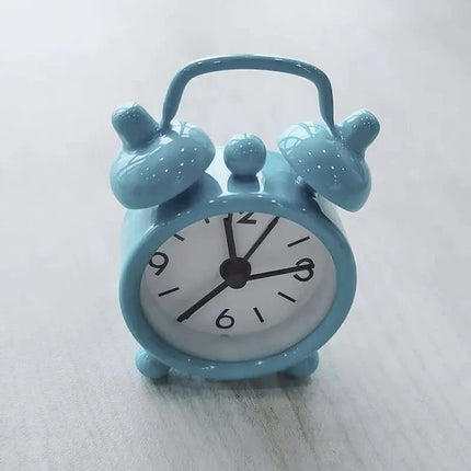 Miniatur Analog-Wecker im Retro-Look
