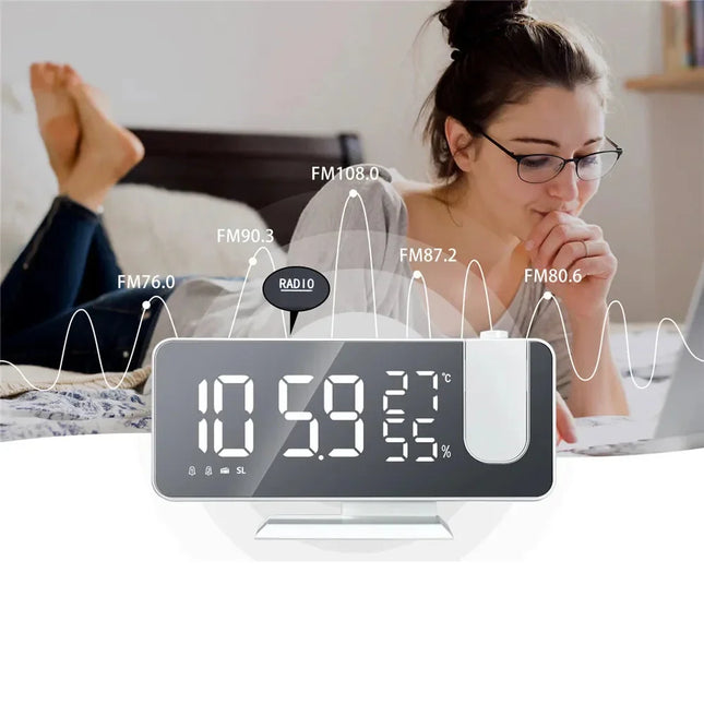 Weißer Radiowecker mit Deckenprojektion Uhrzeit