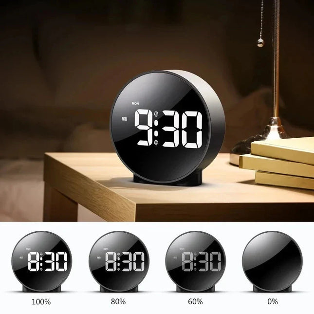 Runder Digitalwecker mit großen Ziffern