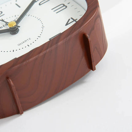 Analoger Wecker mit extra großen Zahlen