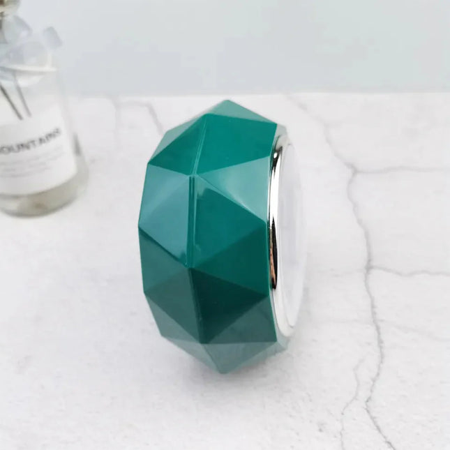 Analoger Tischwecker mit gut lesbaren Zahlen