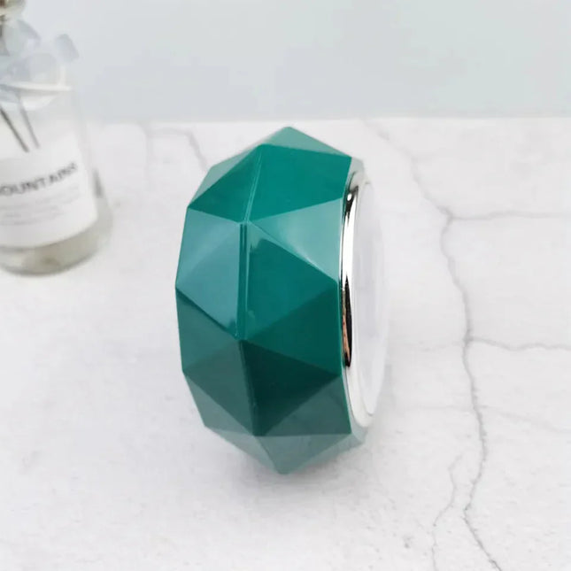 Analoger Tischwecker mit gut lesbaren Zahlen