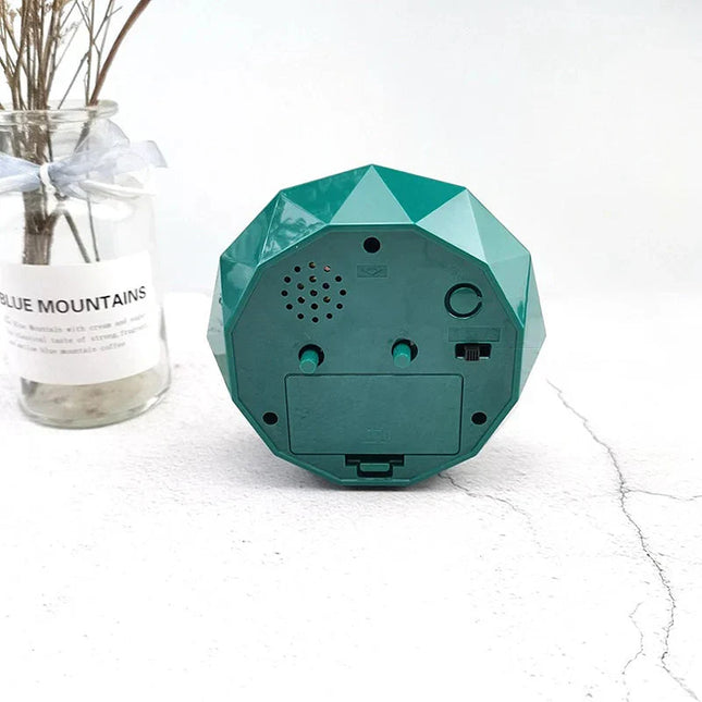 Analoger Tischwecker mit gut lesbaren Zahlen