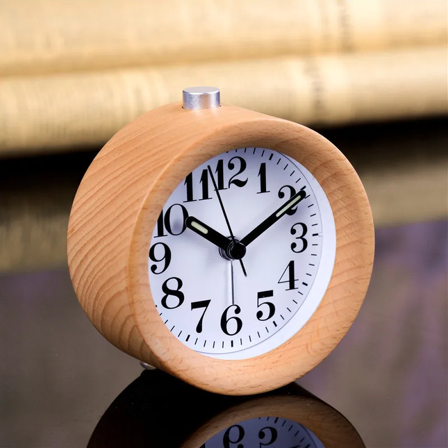 Analoger Wecker aus Holz rund
