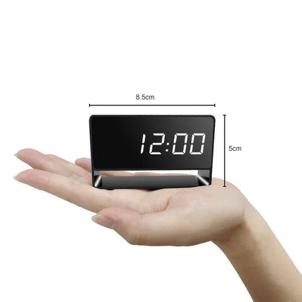 Wecker mit versteckter Kamera Full HD