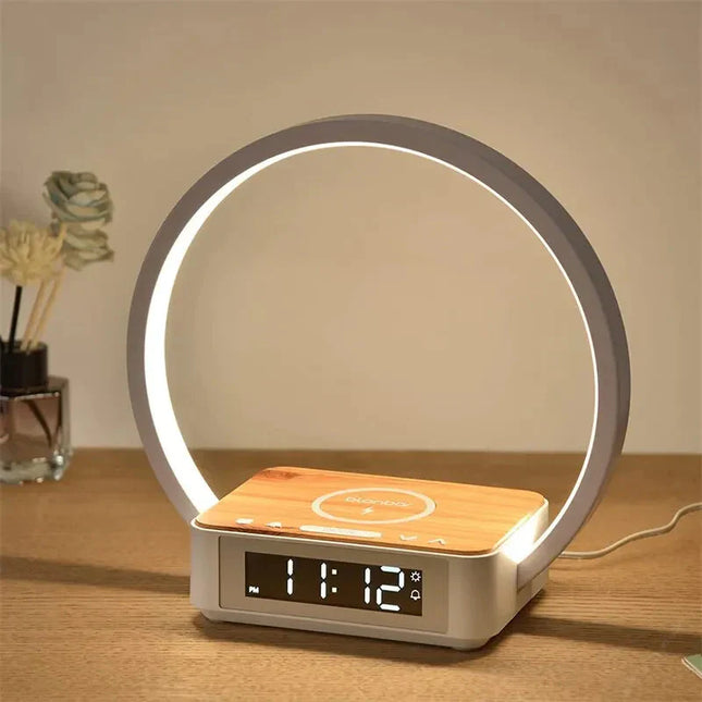 Design Nachttischlampe mit Wecker und Ladegerät