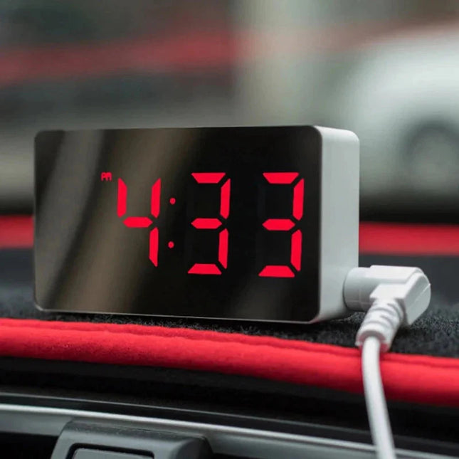 Digitaler Wecker mit großer Spiegelfläche