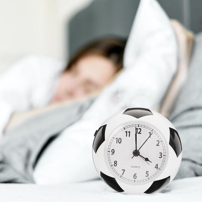 Wecker als Fußball für Jungen
