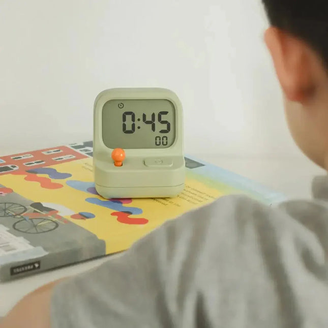 Origineller Digitalwecker für Jungen