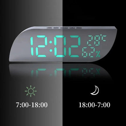 Digitaler Wecker in Holzoptik batteriebetrieben