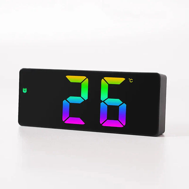 Digitaler Wecker mit bunten LED-Ziffern