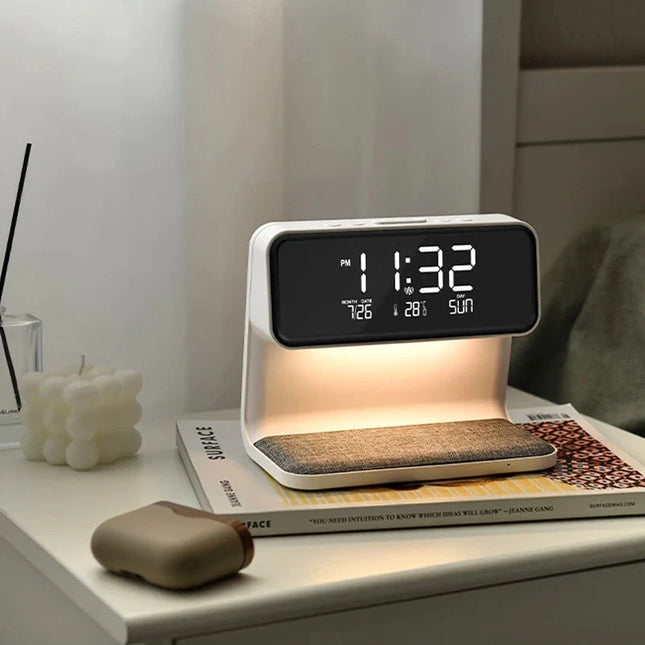 Digitalwecker mit kabelloser Ladefunktion