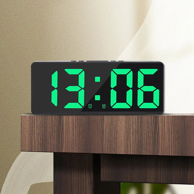 LED Digitalwecker mit Temperaturanzeige