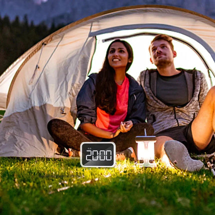 Kleiner Digitalwecker mit verspiegelter Anzeige