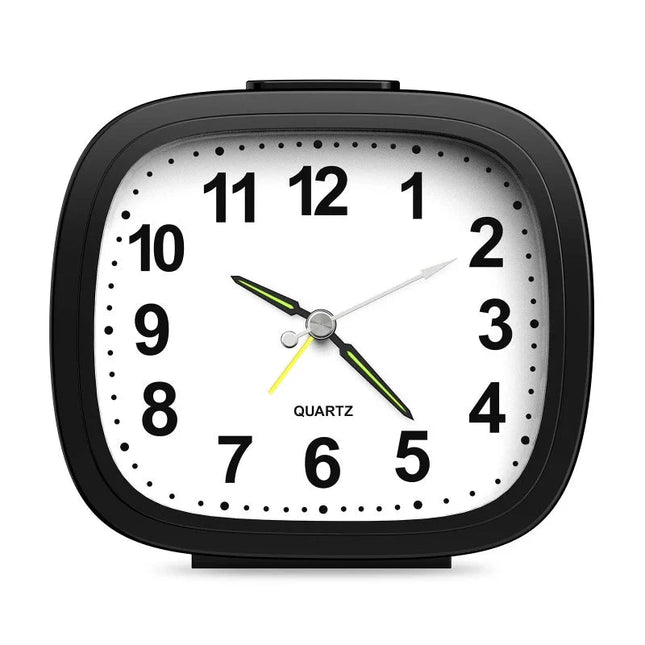 Klassischer Quarzwecker für das Schlafzimmer