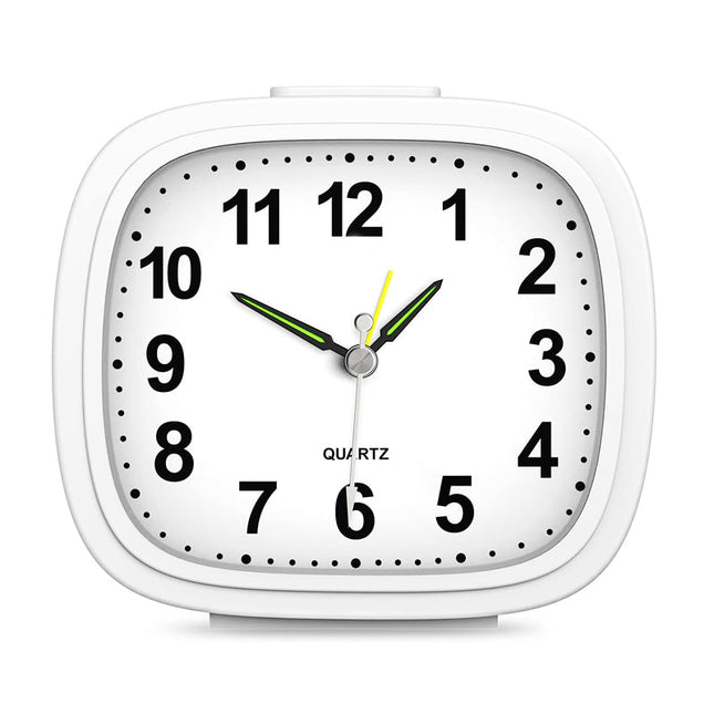 Klassischer Quarzwecker für das Schlafzimmer