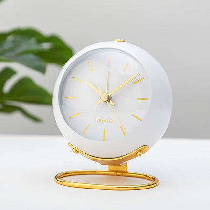 Runder Vintage Wecker in Weiß