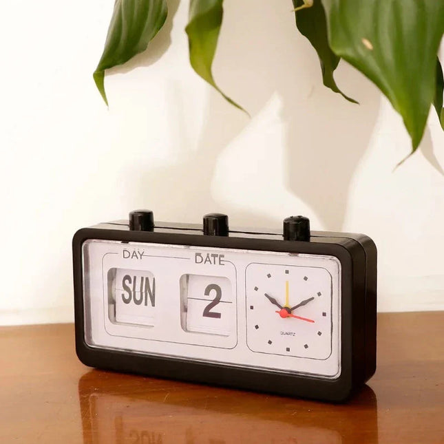 Retro Wecker mit Fallblatt Kalender