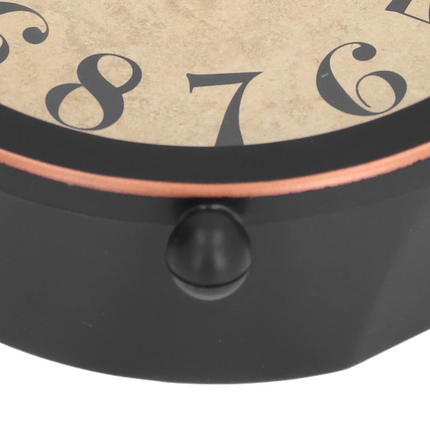 Runder Wecker im nostalgischen Vintage-Look