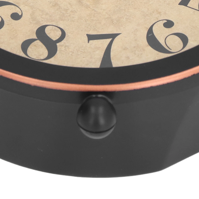 Runder Wecker im nostalgischen Vintage-Look